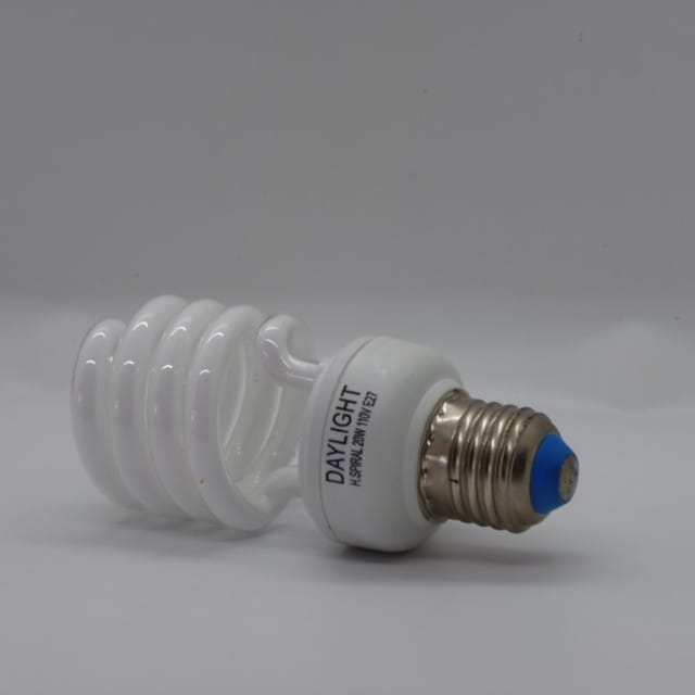 Compra BOMBILLA FLUORESCENTE ESPIRAL 20W 120V 6500K T2