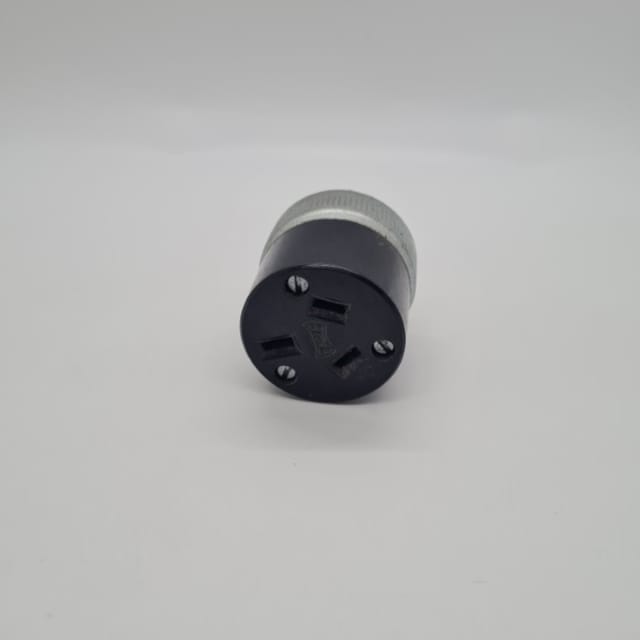 Compra TOMACORRIENTE 3 LINEAS PENDULO 15A 125V 883