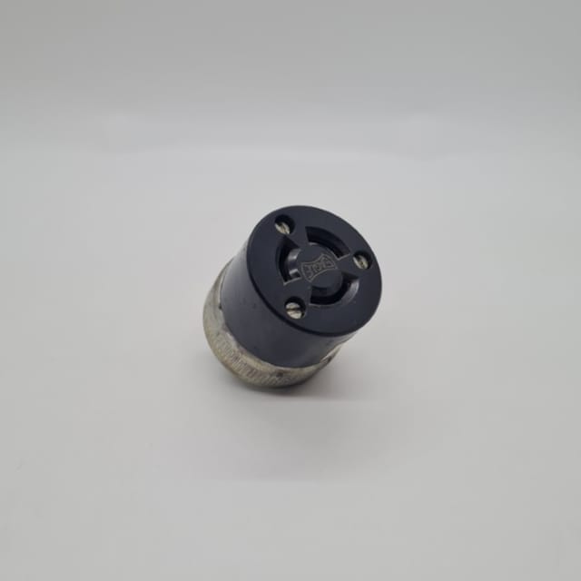 Compra TOMACORRIENTE SEGURIDAD PENDULO 3 LINEAS 3 POLOS 15A 125/250V