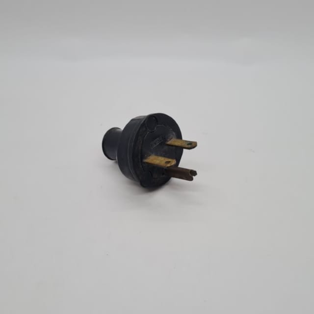 Compra ESPIGA CON TIERRA -T- 15A 125V