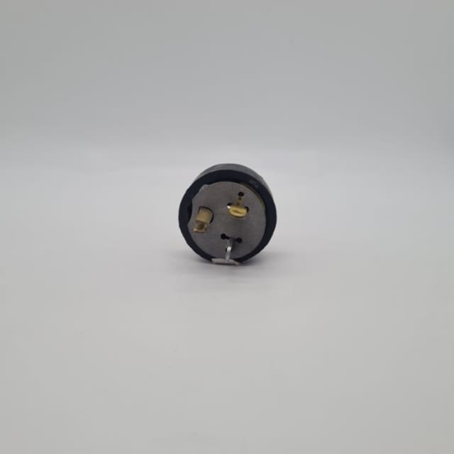 Compra ESPIGA CON TIERRA 20A 125V 218