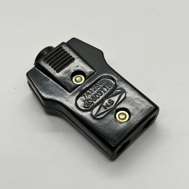 Compra ENCHUFE PLANCHA 4MM M245