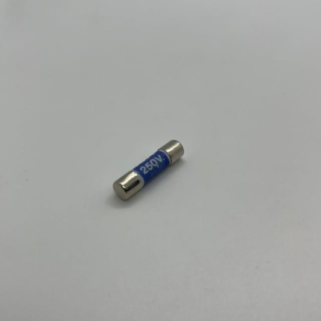 Compra FUSIBLE CERAMICA MINI 250V 15.00A (1" X 1/4")