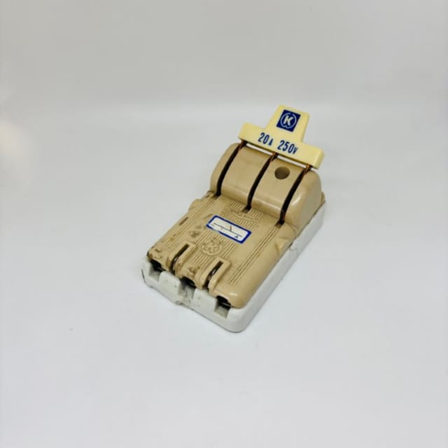 Compra SWITCH DE CUCHILLA PORCELANA 3 X 20A, 1 TIRO, M344-2 SIN LAMINA