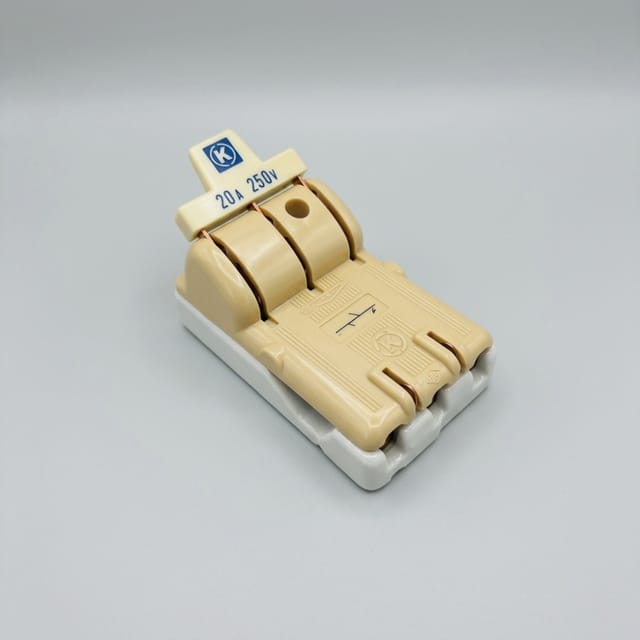 Compra SWITCH DE CUCHILLA PORCELANA 3 X  20A, 2 TIROS, M346-2 SIN LAMINA