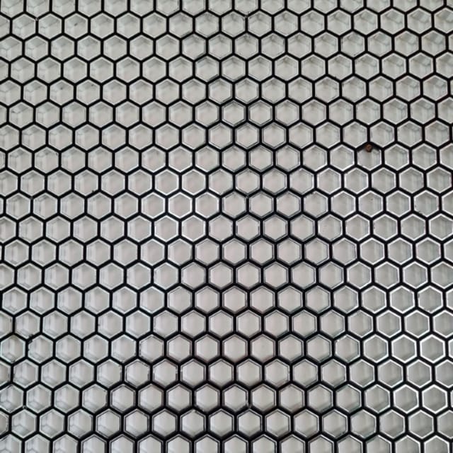 Compra DIFUSOR 2' X 4' HEXABOLICO 2", PLATEADO