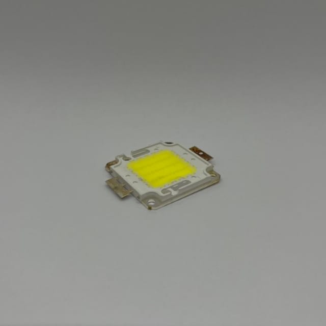 Compra CHIP COB 30W sin driver 300mA 85LM/W 6500K