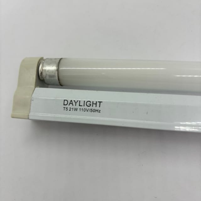 Compra LAMPARA FLUORESCENTE LISTON 21W 34" T5 con tubo 6500K
