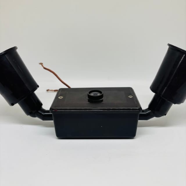 Compra LAMPARA CON FOTOCELDA CON 2 SOCKETS, PARA INTEMPERIE (SIN REFLECTORES)