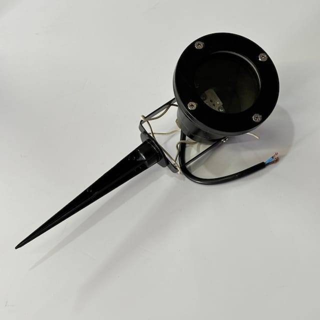 Compra LAMPARA PARA JARDIN CON ESTACA MR16 50W negra