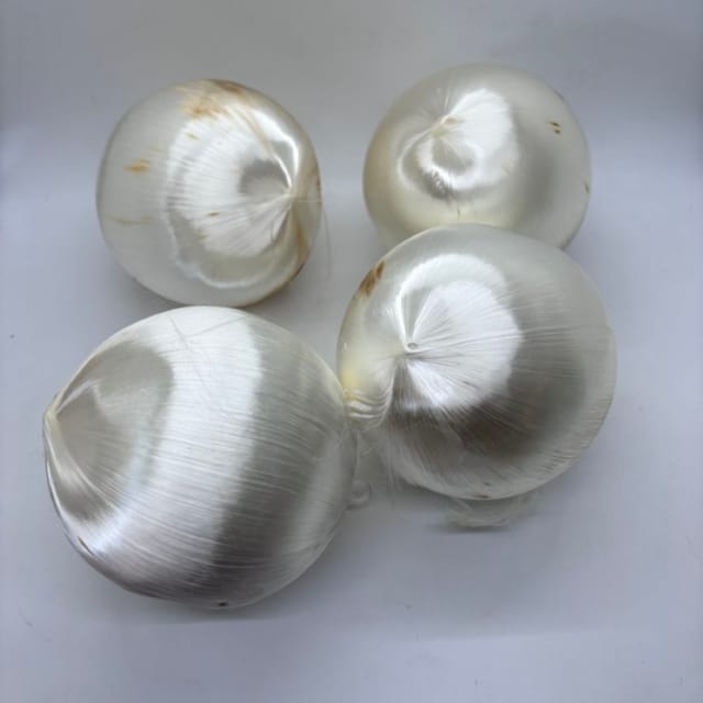 Compra ESFERA HILO SEDA (SATIN) NO.10, 4" BLANCAS (4 POR BOLSA)