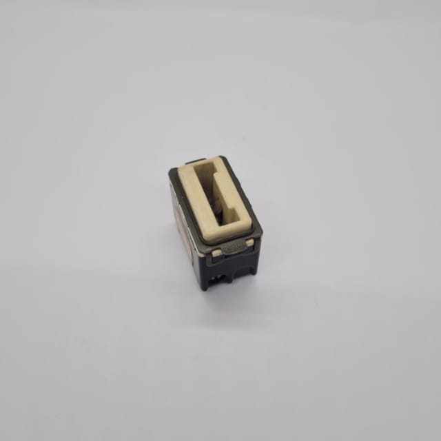 Compra TOMACORRIENTE MAGIC INTERIOR 2 POLOS +TIERRA IRREVERSIBLE 125/250V