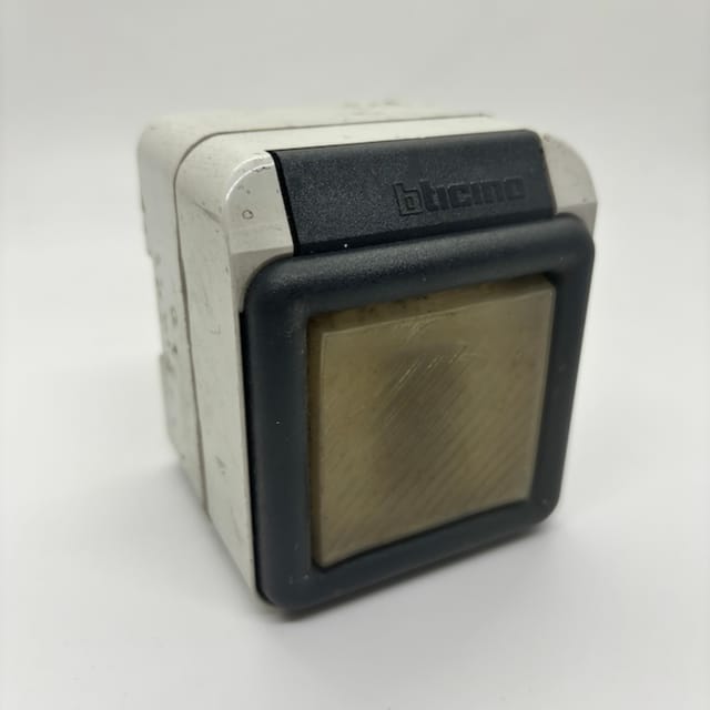 Compra CAJA IDROBOX (CONTRA AGUA) PARA 1 APARATO