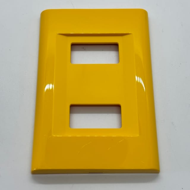 Compra PLACA "CLICK" AMARILLA 2 APARATOS 2582/G (SIN MARCO)