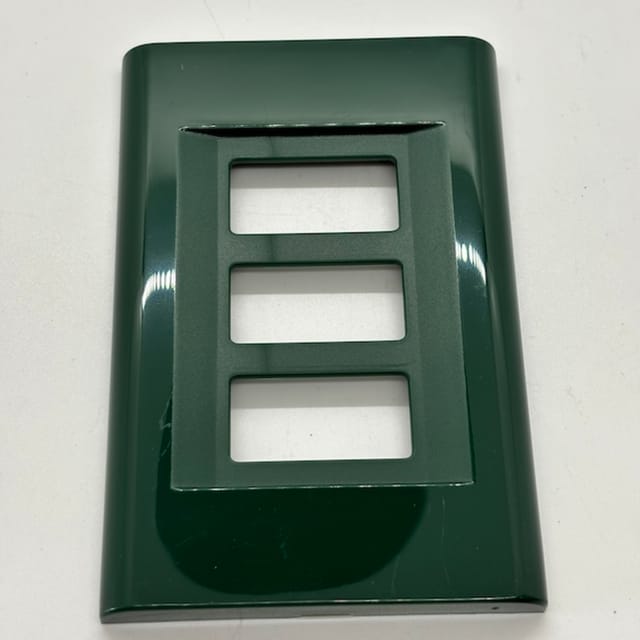 Compra PLACA "CLICK" VERDE OBSCURO 3 APARATOS 2583/VS (SIN MARCO)