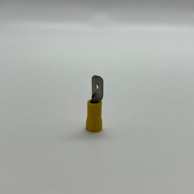 Compra TERMINAL AISLADA MACHO D-35-1101 AWG12-10 AMARILLO 12-1855
