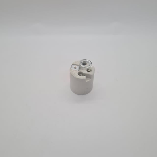 Compra SOCKET CON ROSCA 1/8IP E-26 PORCELANA