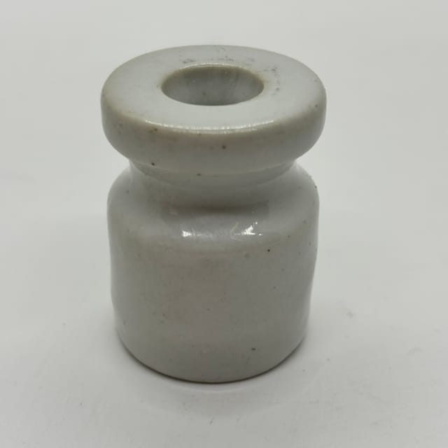 Compra AISLADOR CARRIZO PORCELANA 5-1/2 30X42MM SIN TORNILLO