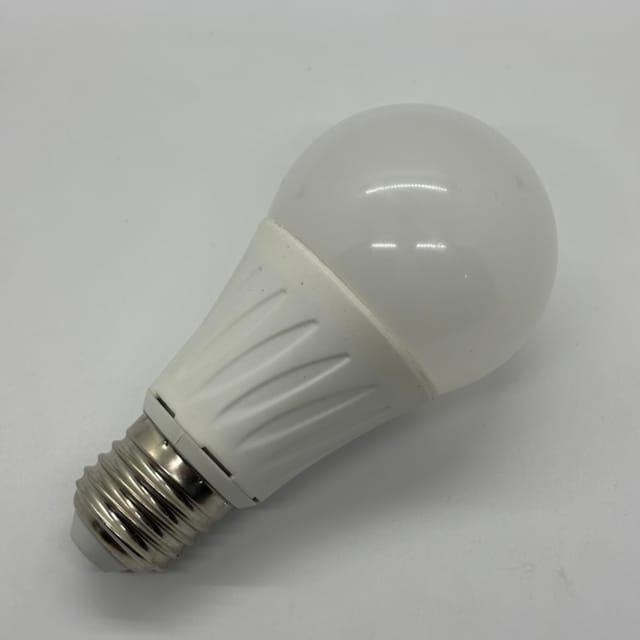 Compra BOMBILLA LED 7W 2700K DIMMER A19-B