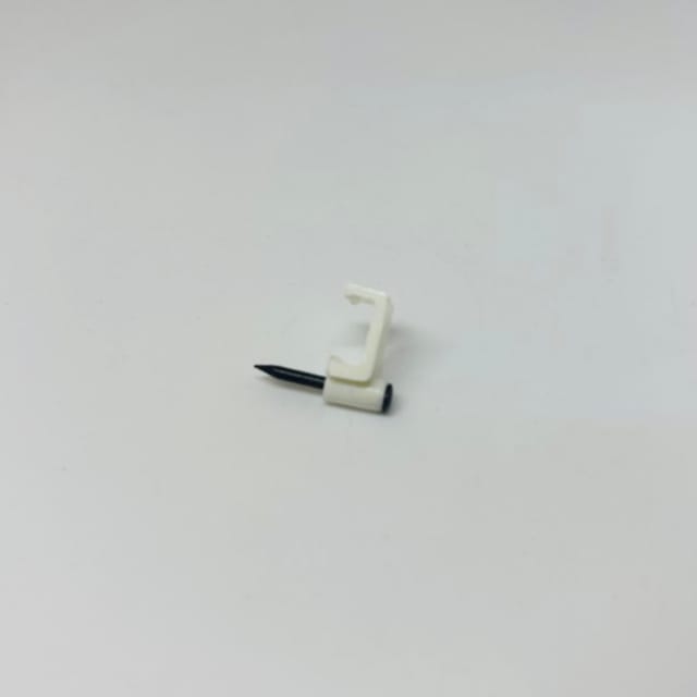 Compra GRAPA PLASTICA RECTA BLANCA NF-2.0