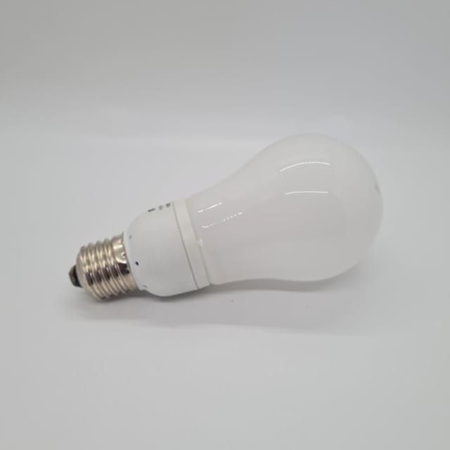 Compra BOMBILLA FLUORESCENTE PERA 15W 120V 6500K MAXLIGHT