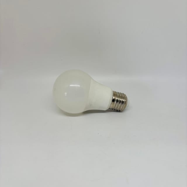 Compra BOMBILLA LED 9W 6500K 120V ILUM